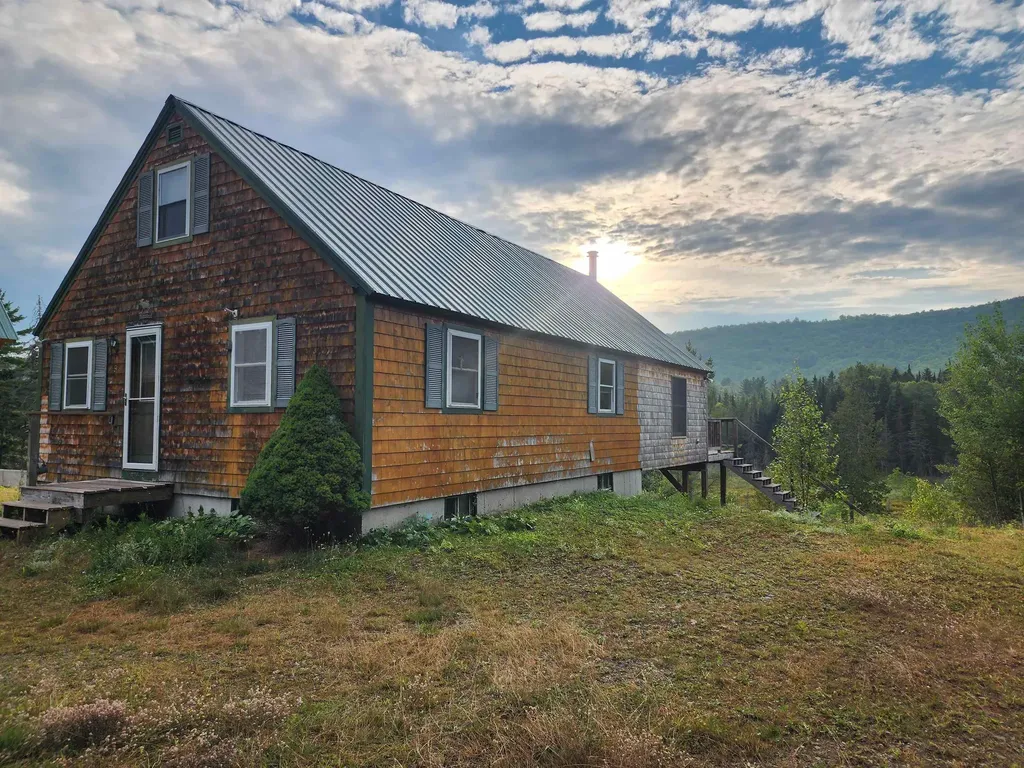67 Stump Road Errol NH 03579
