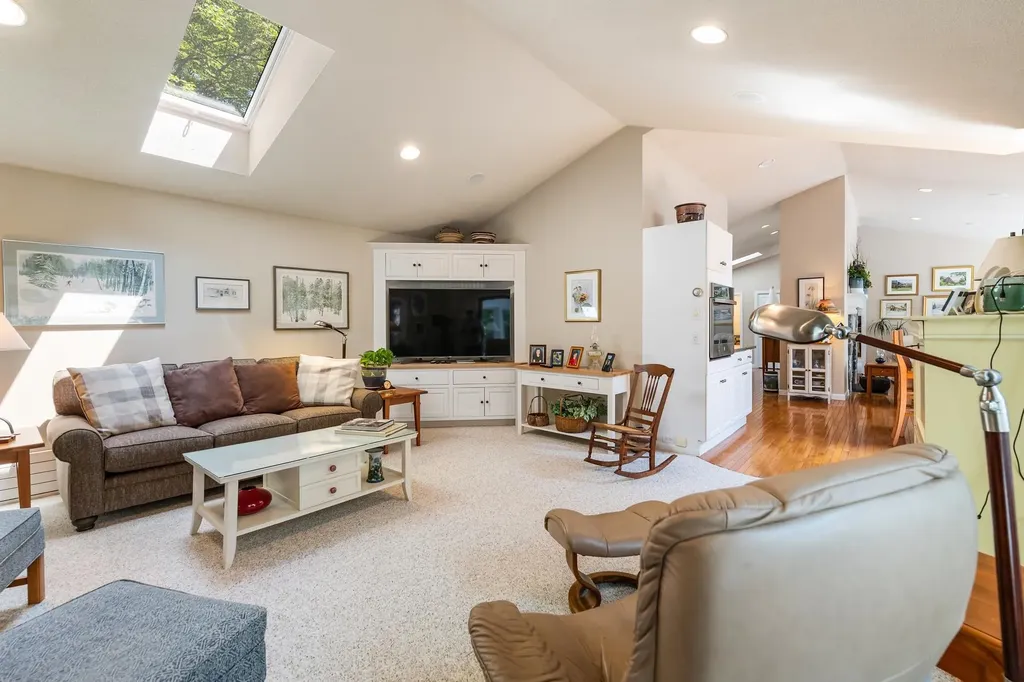 12 Cherry Lane Grantham NH 03753