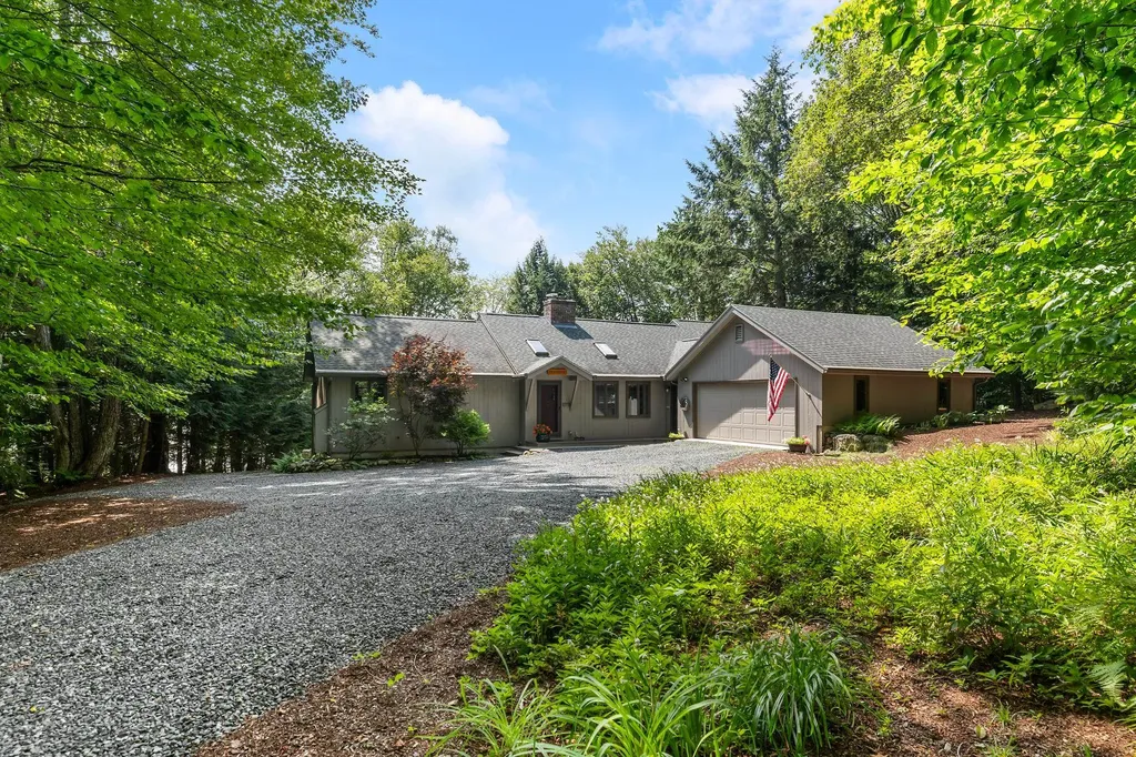 12 Cherry Lane Grantham NH 03753