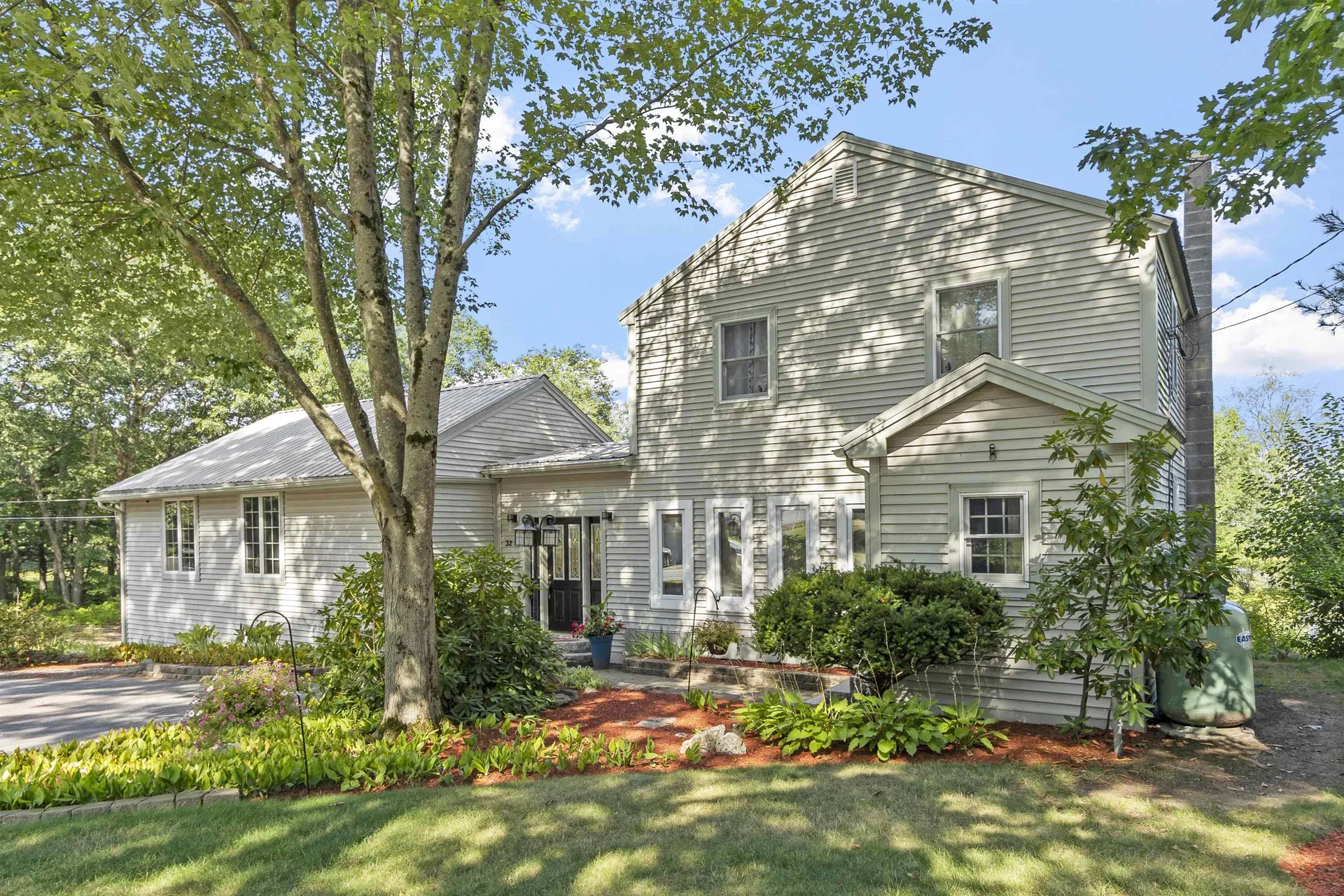 32 Main Street Kingston NH 03848