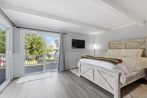 32 Main Street Kingston NH 03848