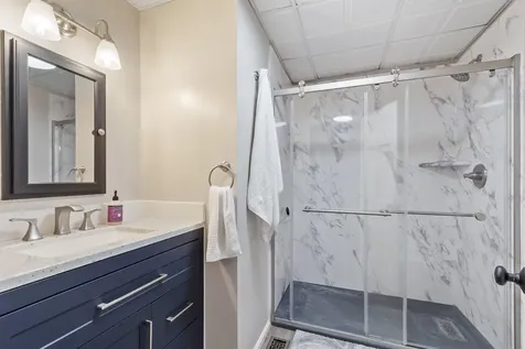 32 Main Street Kingston NH 03848