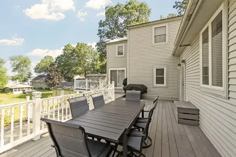 32 Main Street Kingston NH 03848