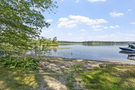 32 Main Street Kingston NH 03848