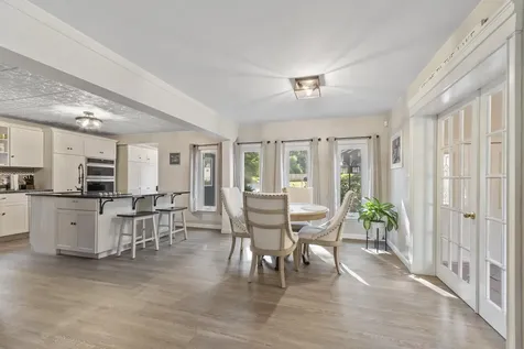 32 Main Street Kingston NH 03848