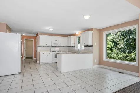 12 Hibiscus Way Nashua NH 03062