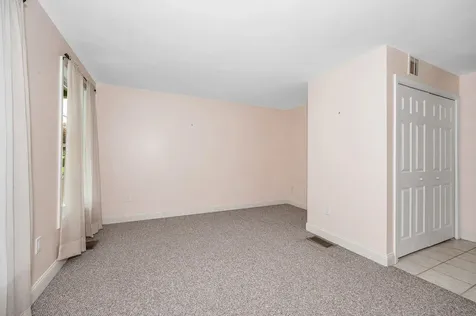 12 Hibiscus Way Nashua NH 03062