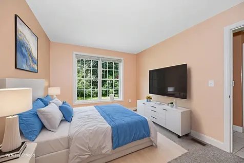 12 Hibiscus Way Nashua NH 03062