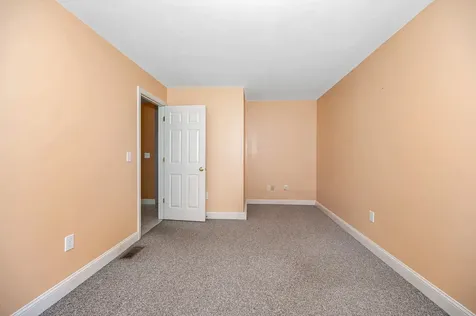 12 Hibiscus Way Nashua NH 03062