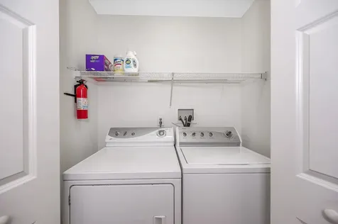 12 Hibiscus Way Nashua NH 03062