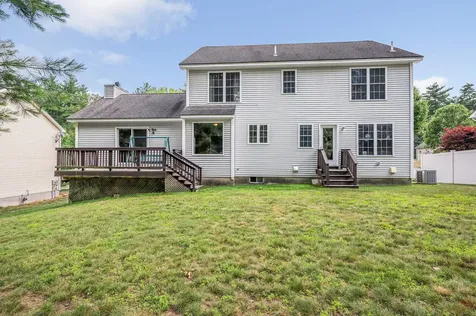 12 Hibiscus Way Nashua NH 03062