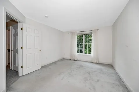 12 Hibiscus Way Nashua NH 03062