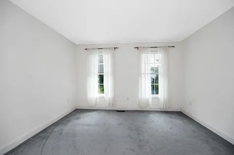 12 Hibiscus Way Nashua NH 03062