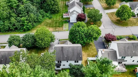 12 Hibiscus Way Nashua NH 03062