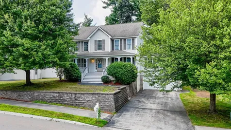 12 Hibiscus Way Nashua NH 03062