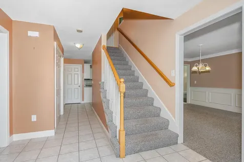 12 Hibiscus Way Nashua NH 03062