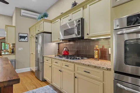 202 Pratt Bridge Road Jamaica VT 05343