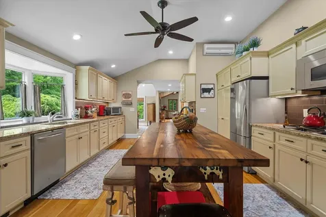 202 Pratt Bridge Road Jamaica VT 05343