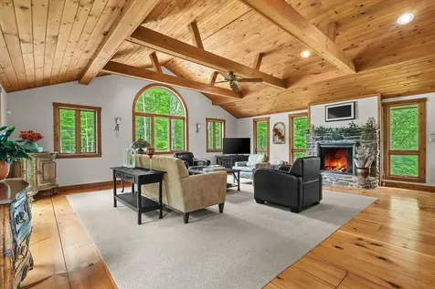 202 Pratt Bridge Road Jamaica VT 05343