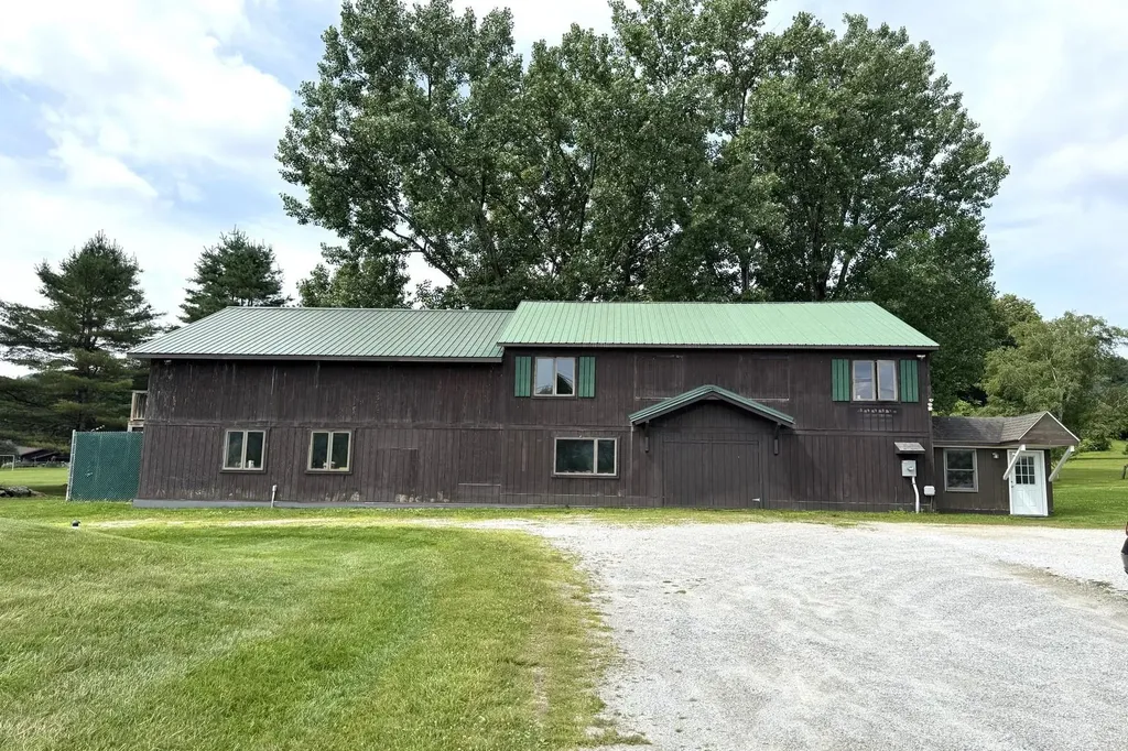 2631 North Grove Street Rutland City VT 05701