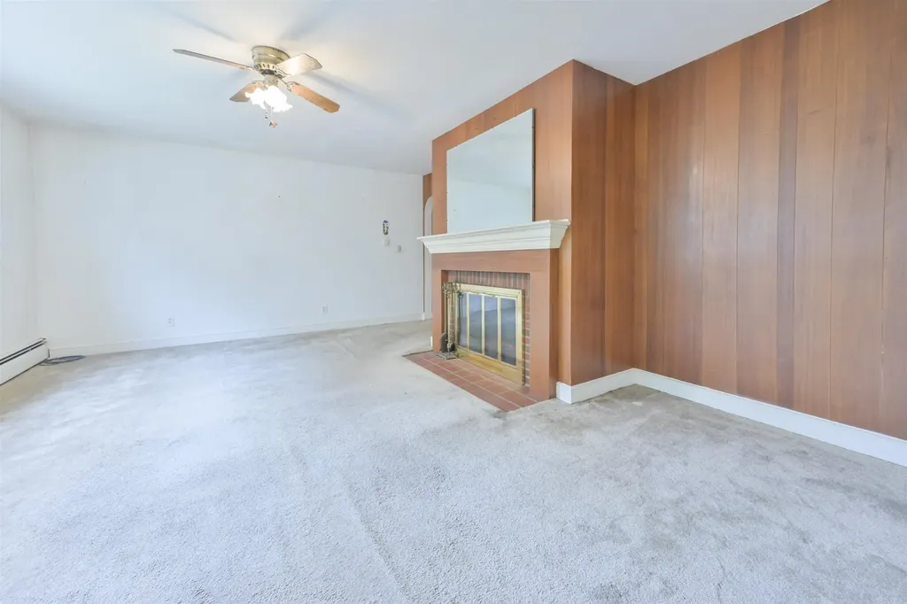 55 Epping Street Raymond NH 03077