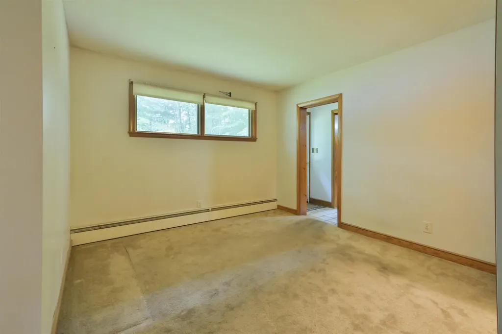 55 Epping Street Raymond NH 03077