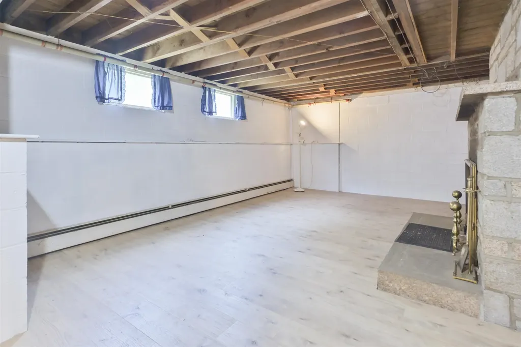 55 Epping Street Raymond NH 03077