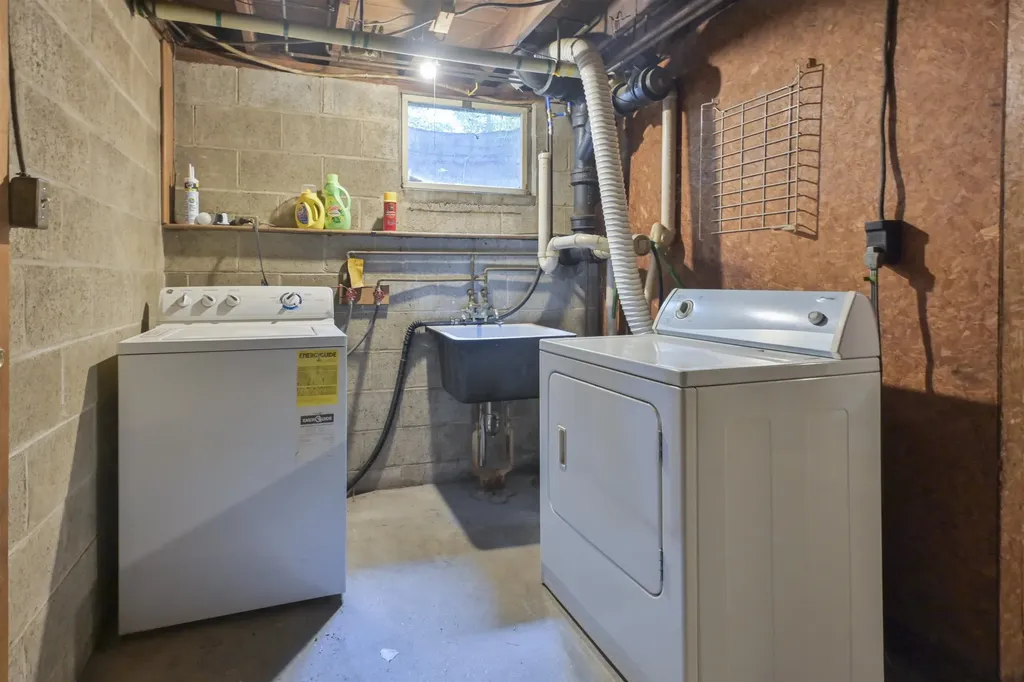55 Epping Street Raymond NH 03077