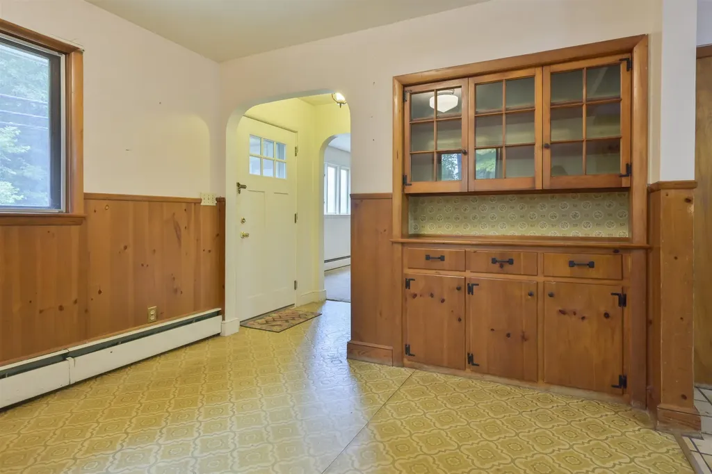 55 Epping Street Raymond NH 03077