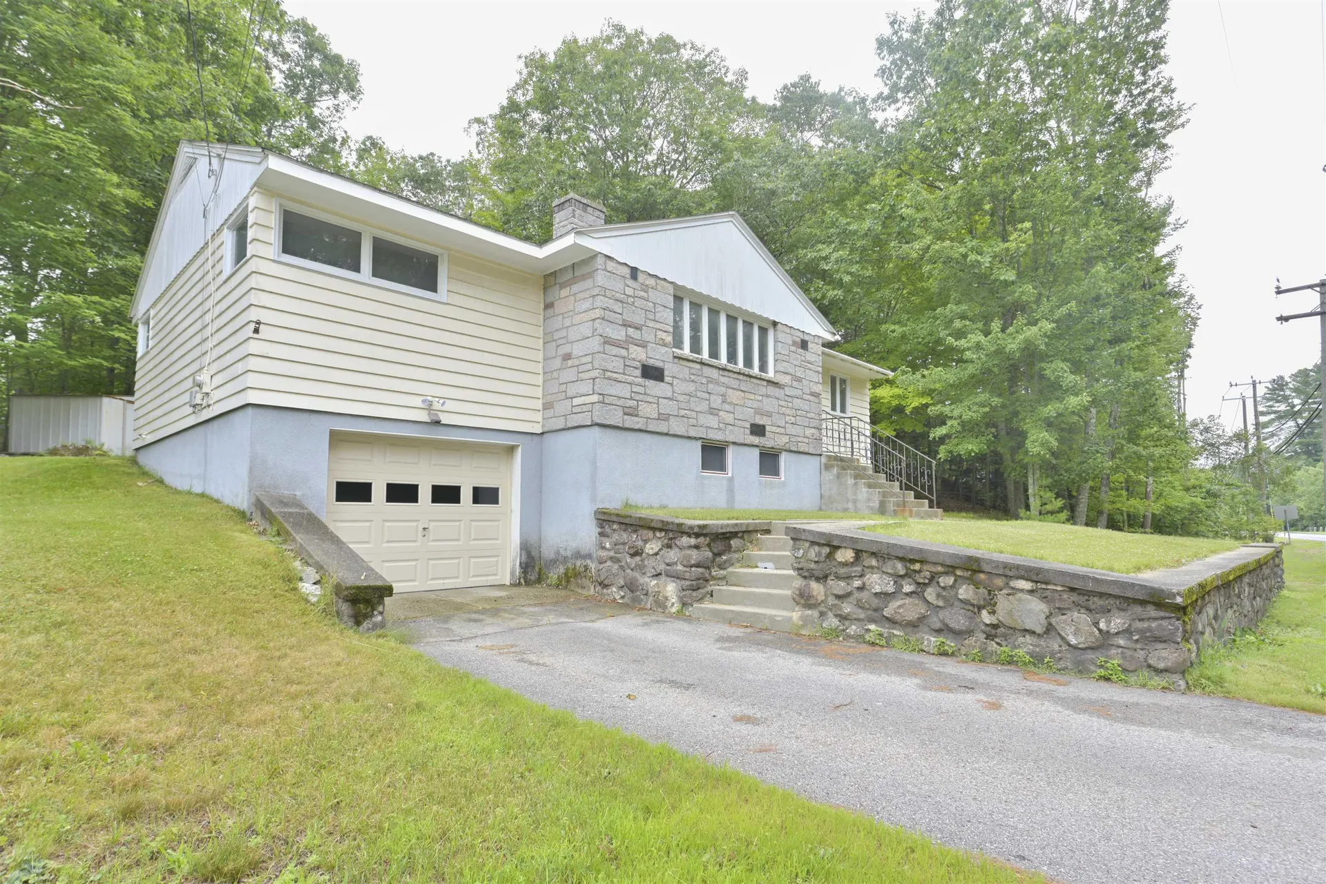 55 Epping Street Raymond NH 03077