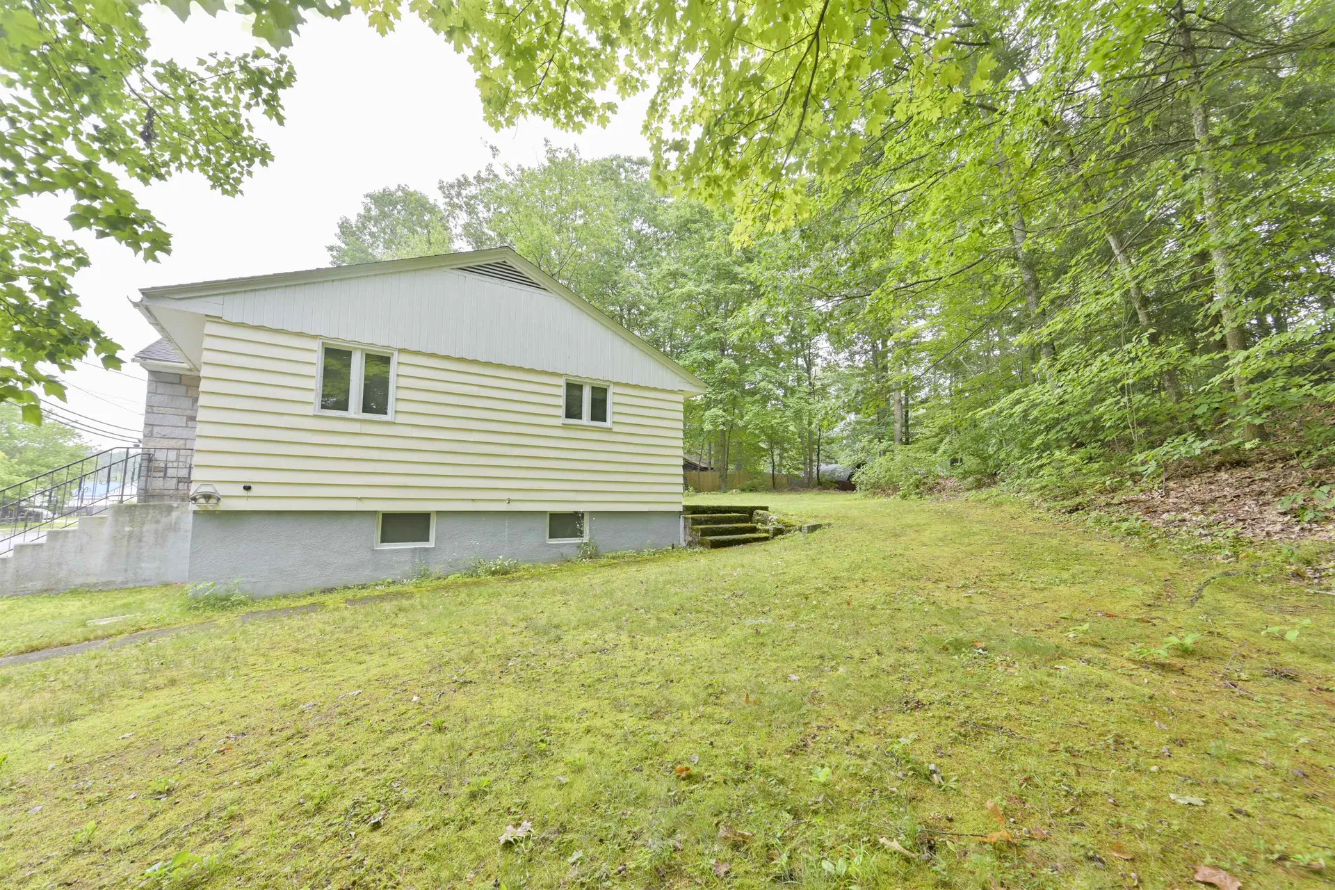 55 Epping Street Raymond NH 03077