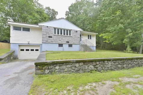 55 Epping Street Raymond NH 03077
