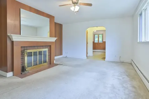55 Epping Street Raymond NH 03077