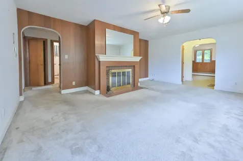 55 Epping Street Raymond NH 03077