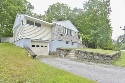 55 Epping Street Raymond NH 03077