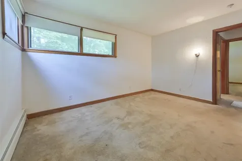 55 Epping Street Raymond NH 03077