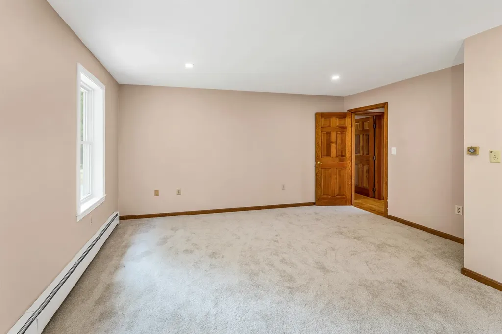 89 Kendall Pond Road Windham NH 03087