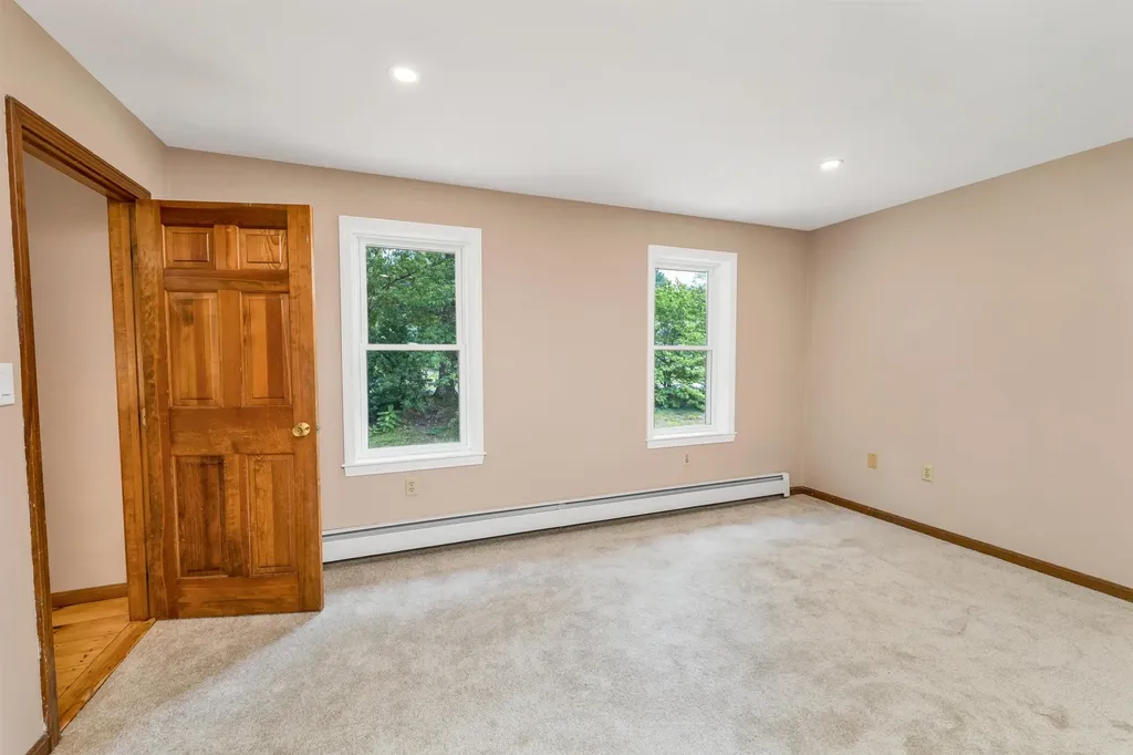 89 Kendall Pond Road Windham NH 03087