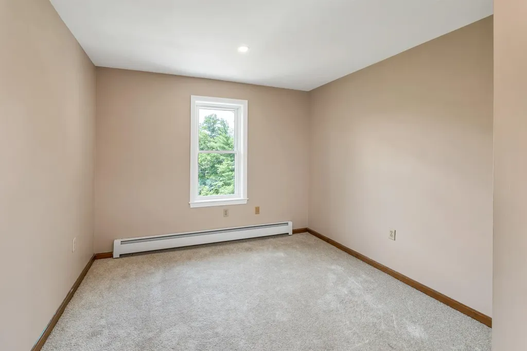 89 Kendall Pond Road Windham NH 03087