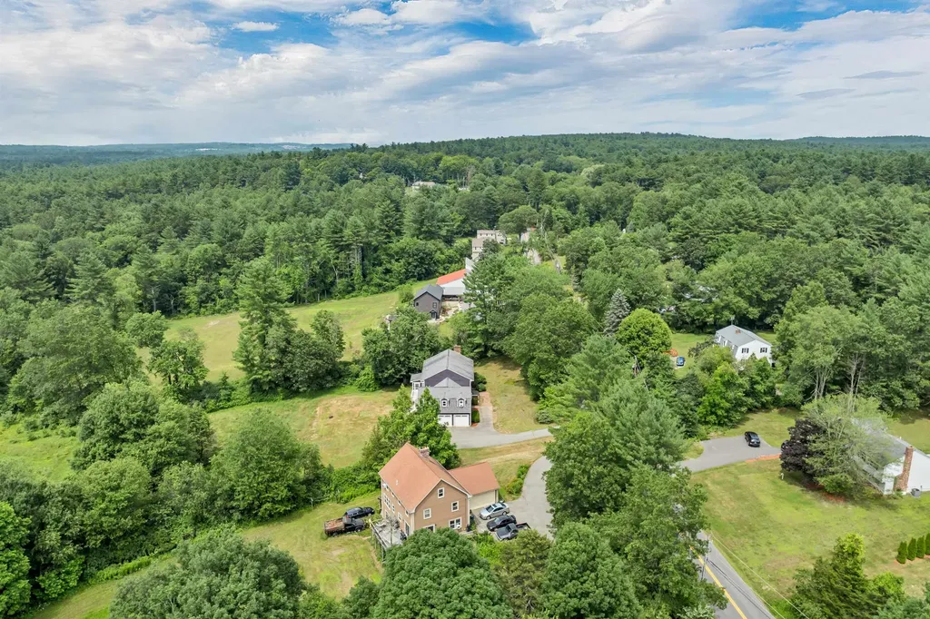 89 Kendall Pond Road Windham NH 03087