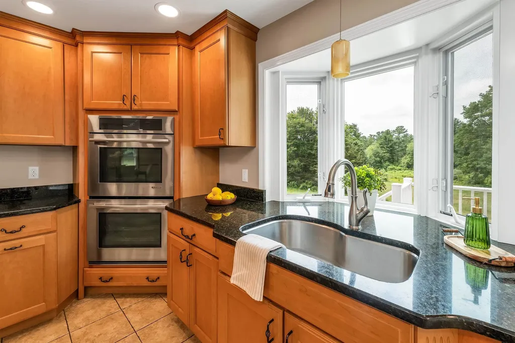89 Kendall Pond Road Windham NH 03087