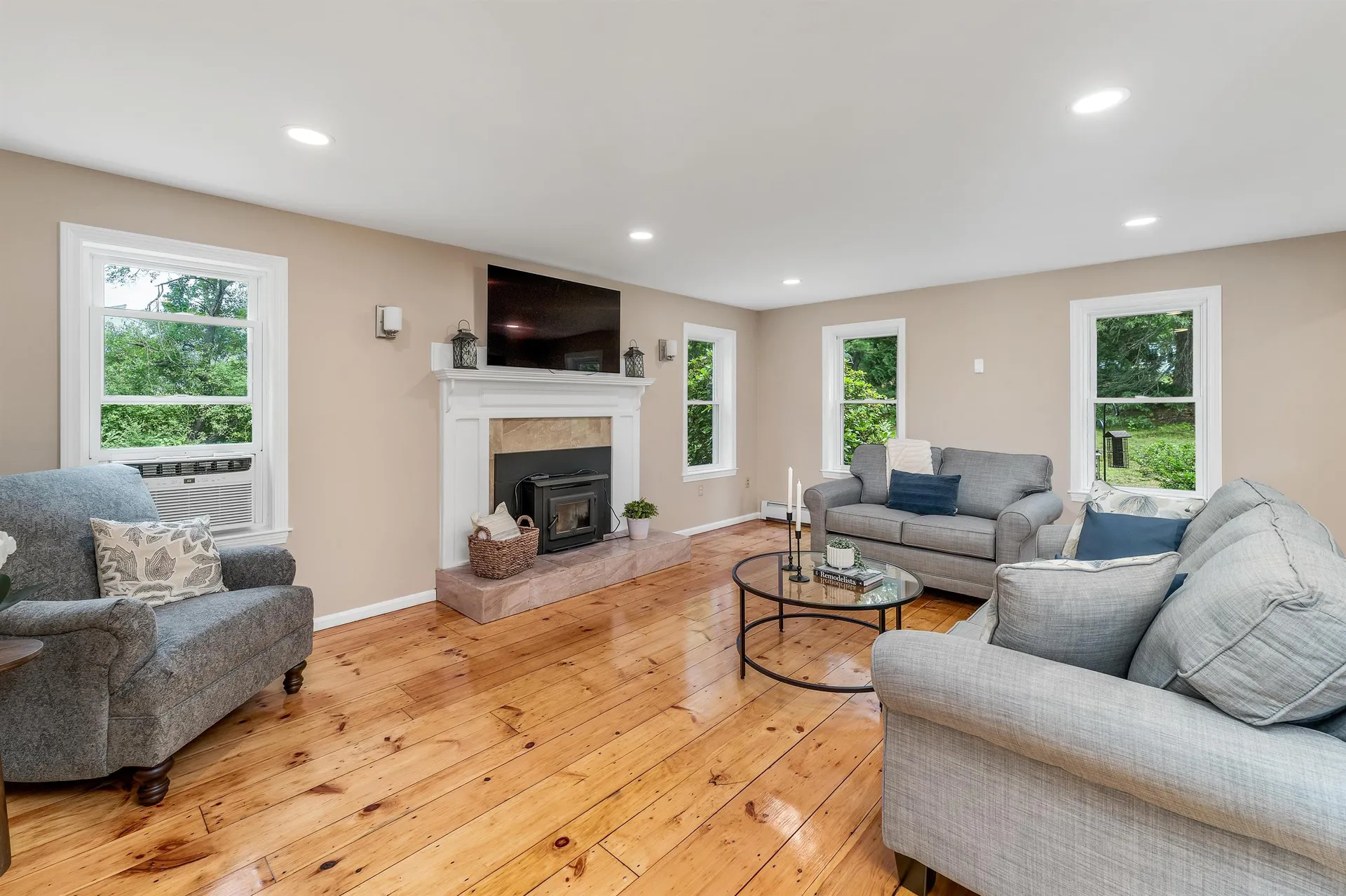 89 Kendall Pond Road Windham NH 03087