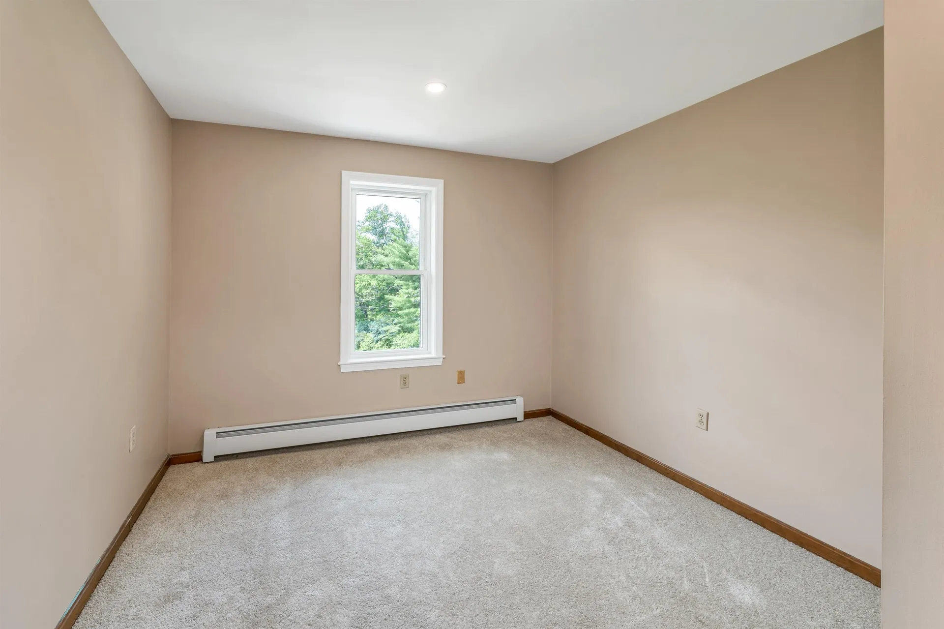 89 Kendall Pond Road Windham NH 03087