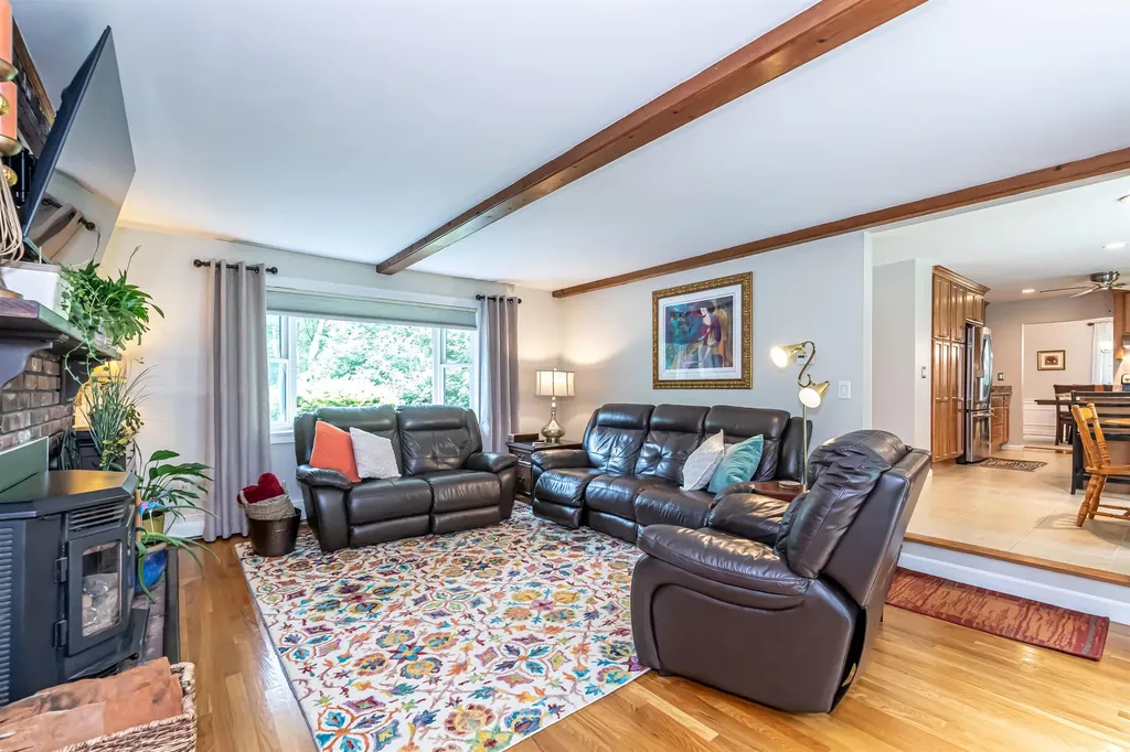 14 Briarwood Lane Amherst NH 03031