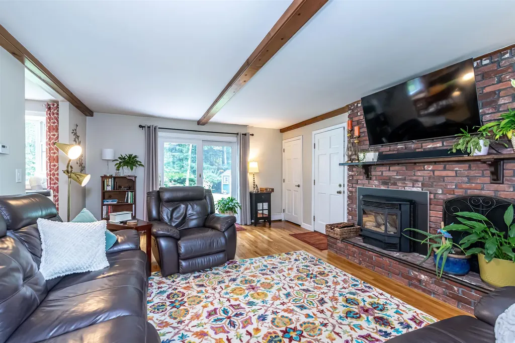 14 Briarwood Lane Amherst NH 03031