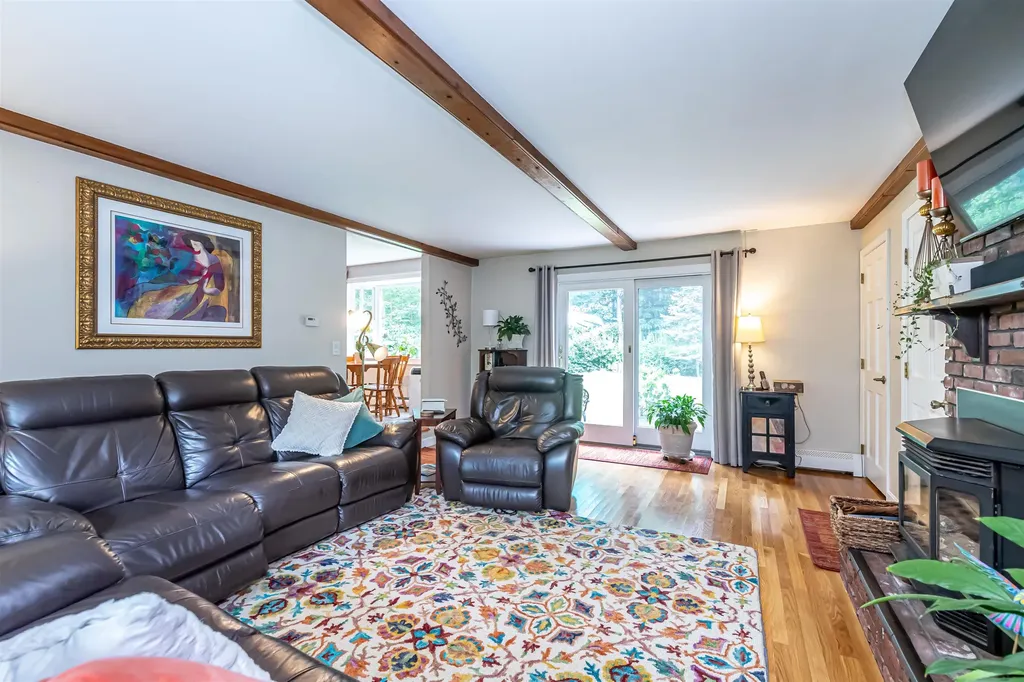 14 Briarwood Lane Amherst NH 03031