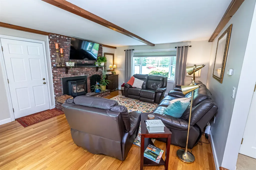 14 Briarwood Lane Amherst NH 03031
