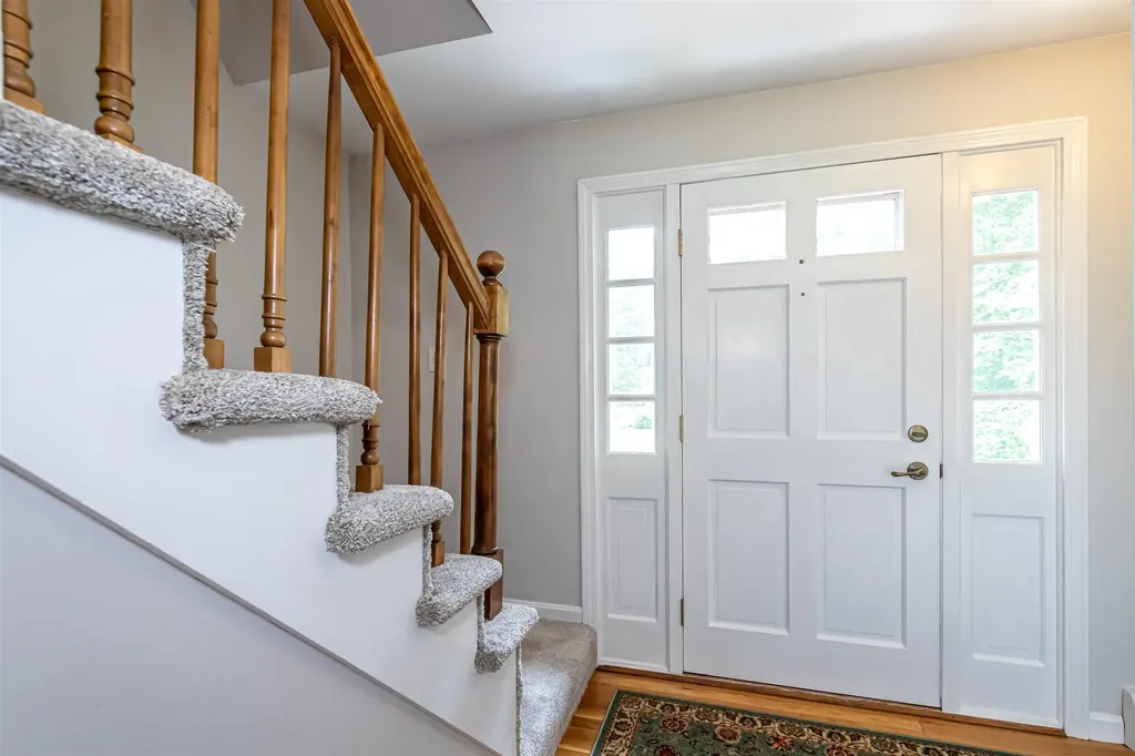 14 Briarwood Lane Amherst NH 03031