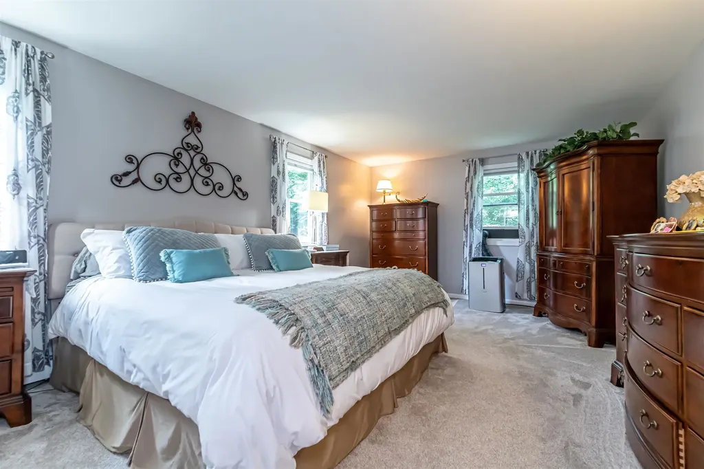 14 Briarwood Lane Amherst NH 03031