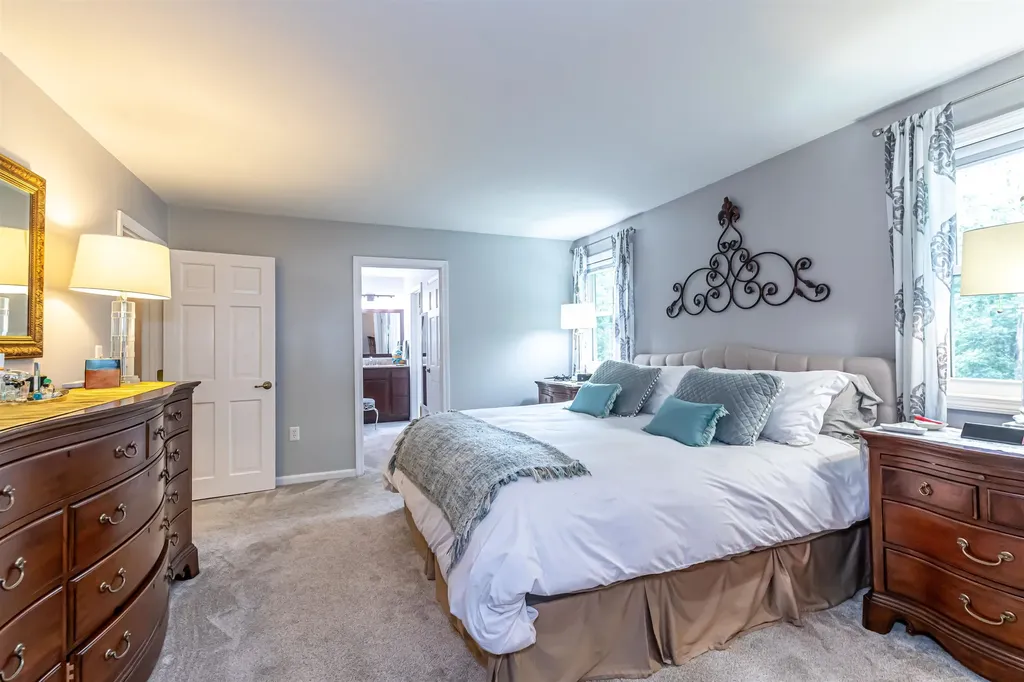 14 Briarwood Lane Amherst NH 03031